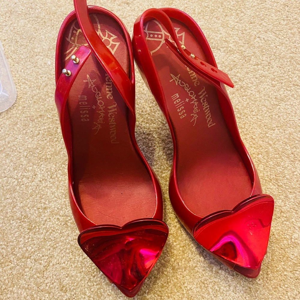 Super cute heart heels from Vivienne Westwood. Go well with Halloween costumes!
